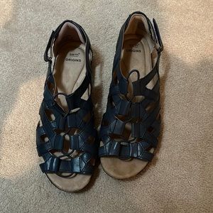 Navy blue size 9&1/2 sandal